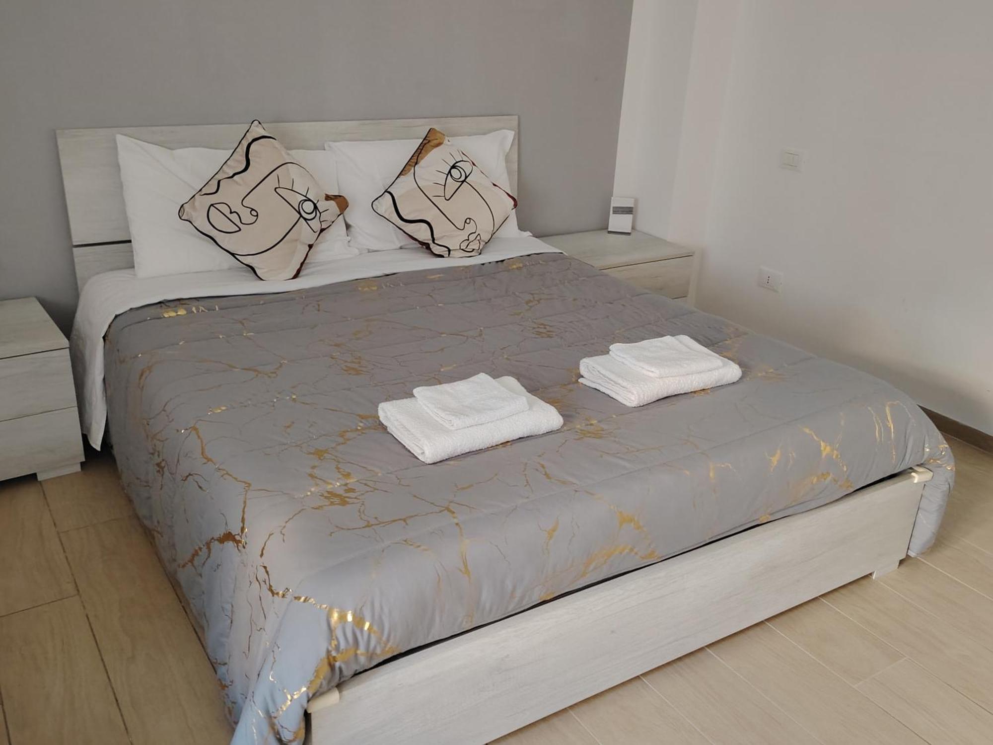 Hua Xia Room3 Venise