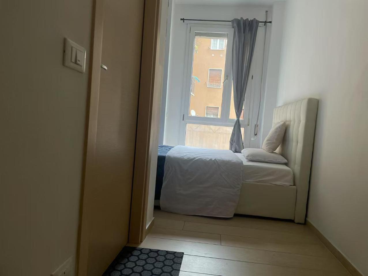 Hua Xia Room3