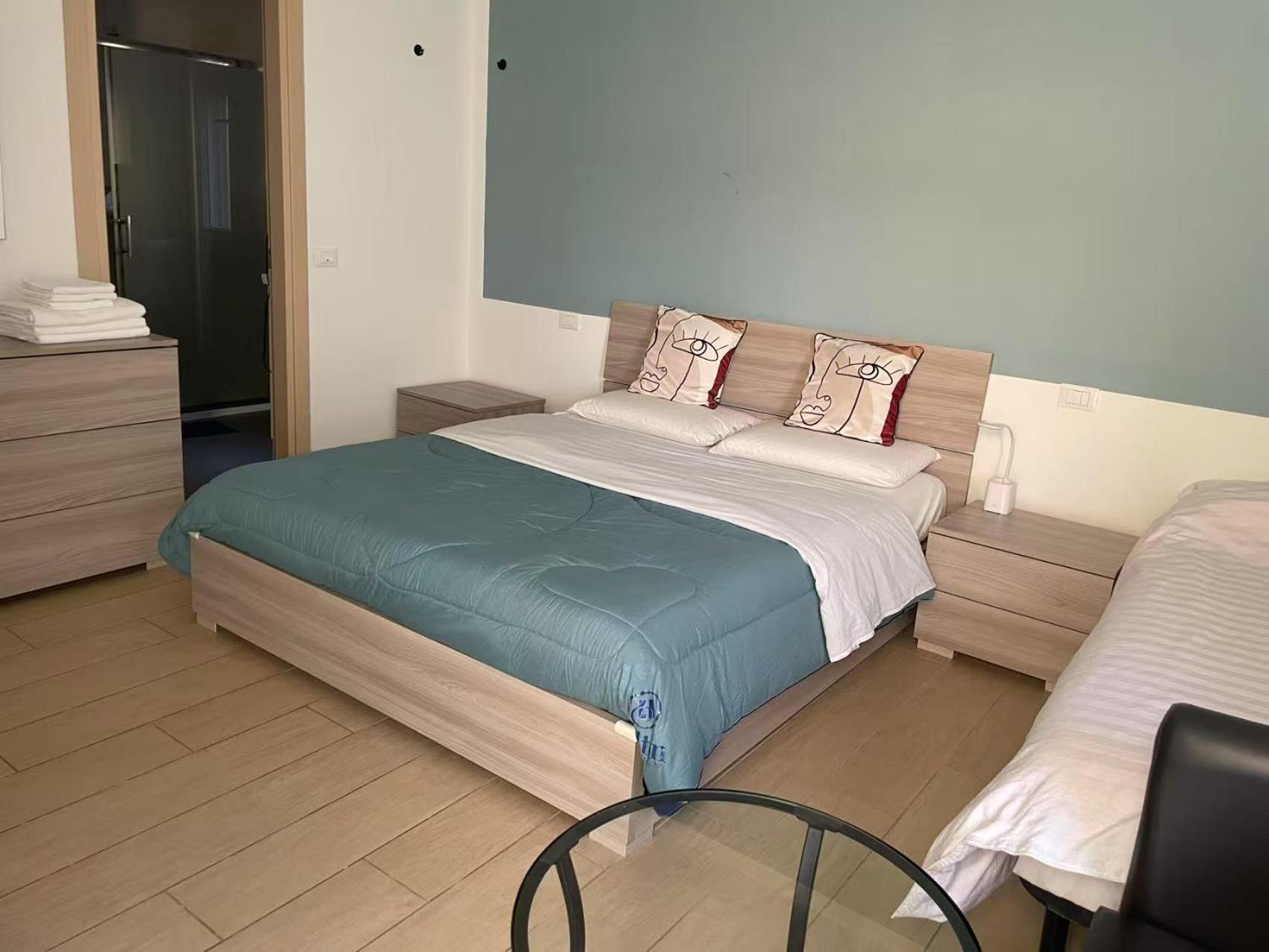 Hua Xia Room3