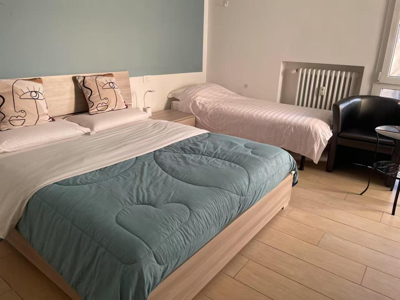 Hua Xia Room3 *